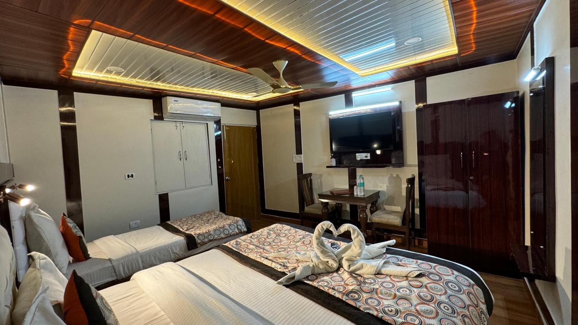 Golden Residency Hotel New Delhi Exterior photo